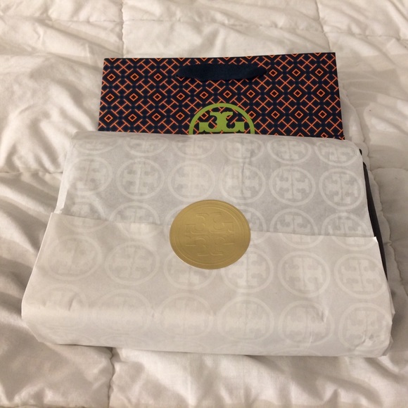 Black Tory Burch Emerson Adjustable - OS (NWT) - Picture 7 of 7